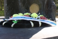 2011 076